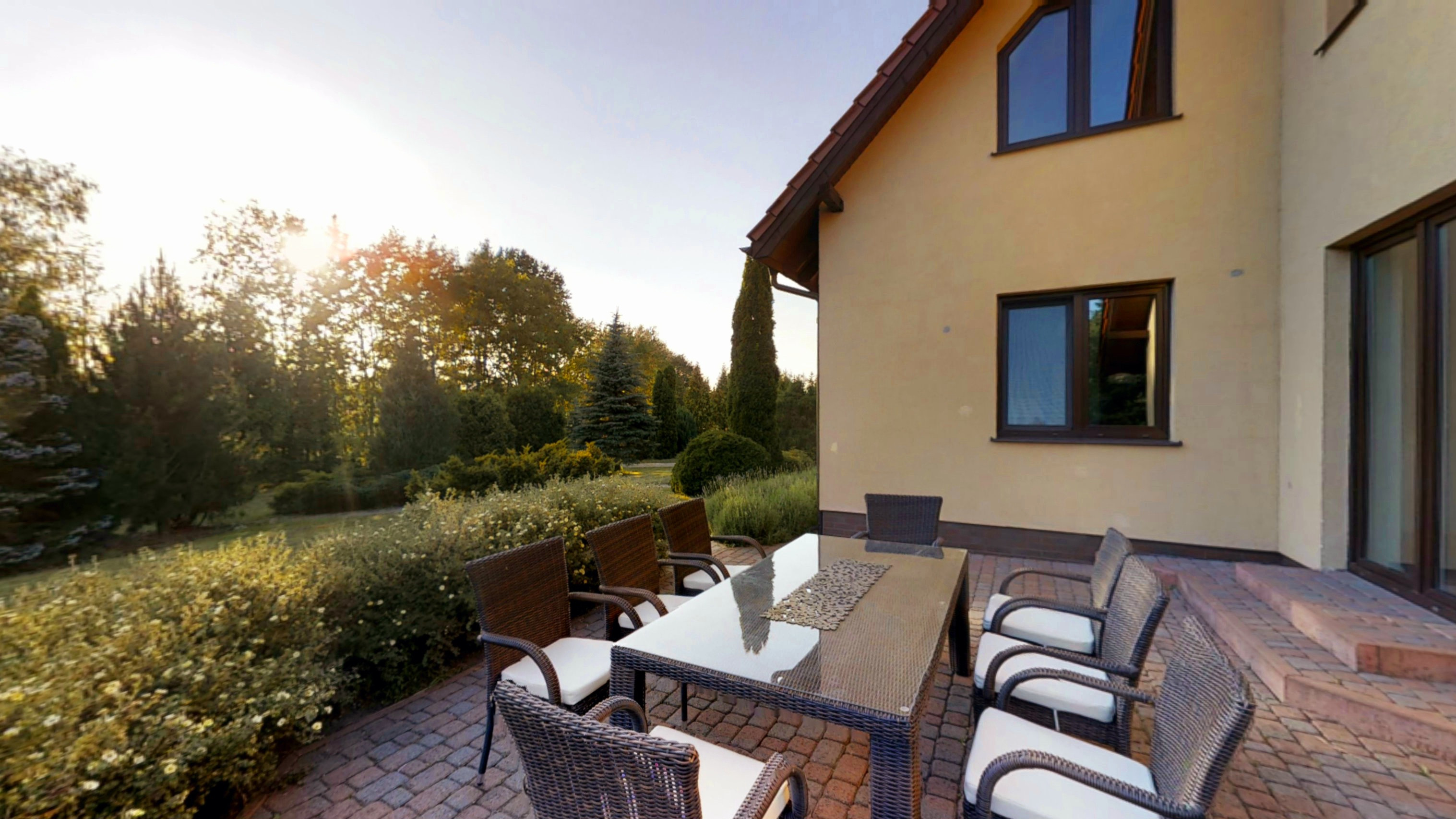 Dom, 182 m², 6 pok. — Niedamowo